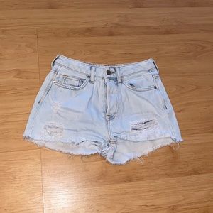 Mid-rise denim shorts